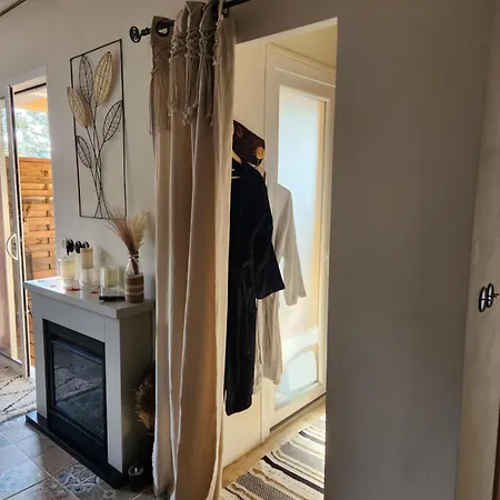 Magnifique Petite Avec Jacuzzi L'attrape Rêve Villa