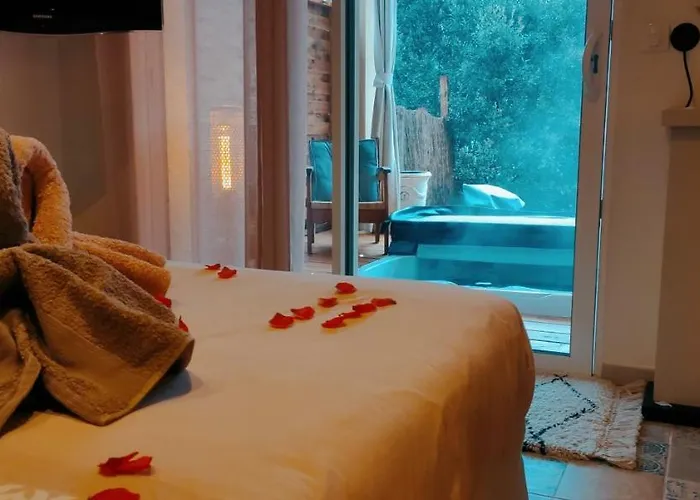 Magnifique Petite Avec Jacuzzi L'attrape Rêve * Les Plantiers